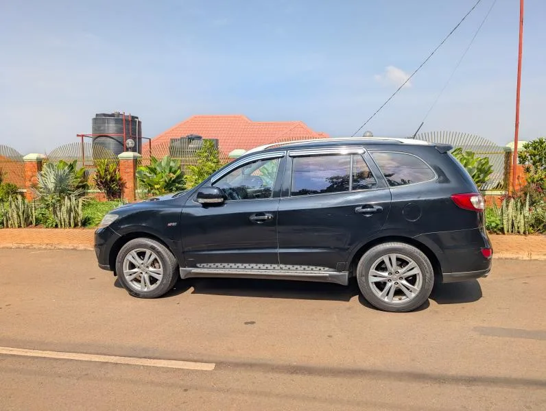 HYUNDAI SANTAFE — Kigali Car Hire